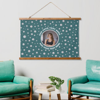 Personalized Photo with Pearls Circle on Teal Wandteppich Mit Holzrahmen