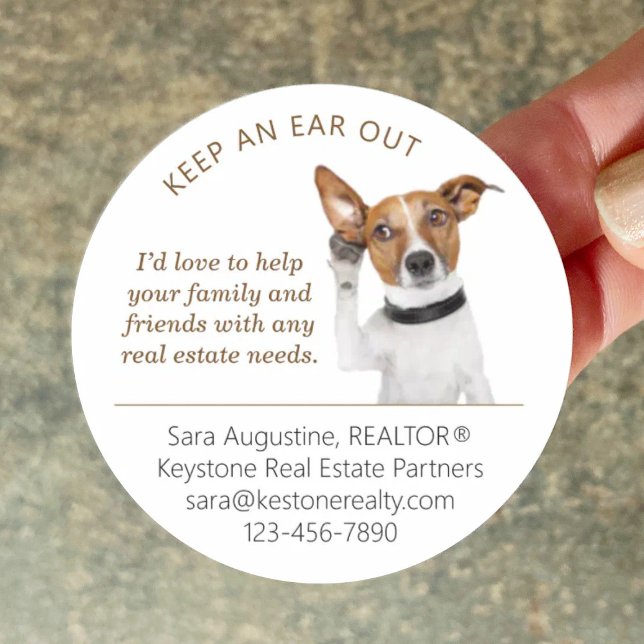 Personalized Realtor Referral Dog, Keep an Ear Out Runder Aufkleber (Von Creator hochgeladen)