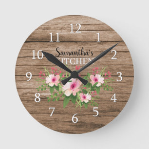 Personalized Rustic Wood And Pink Floral Kitchen Runde Wanduhr