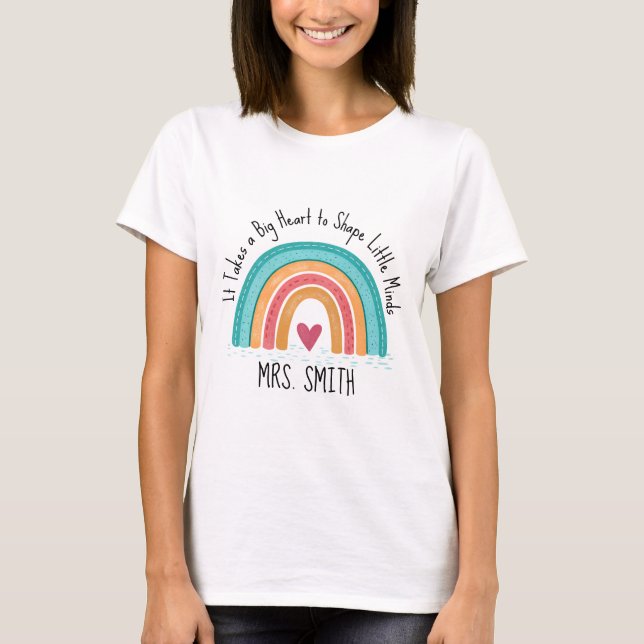 Personalized Teacher T-Shirt – Big Heart Rainbow (Vorderseite)