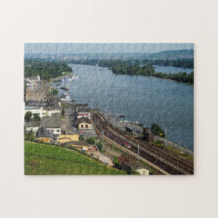 Personenzug in Rüdesheim am Rhein