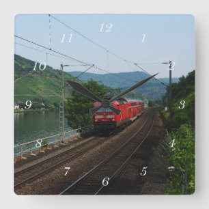 Personenzug in St. Aldegund Quadratische Wanduhr