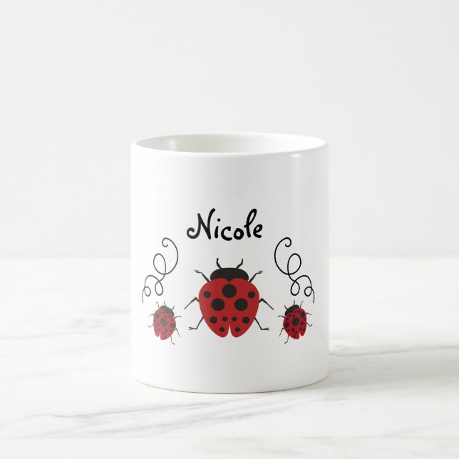 Personifizieren Sie es moderner roter Marienkäfer Kaffeetasse (Mittel)