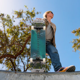 Persönliche Brücke über das Wasserskateboard Skateboard