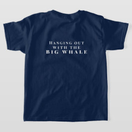 Persönliche Gestaltung des Ausgehens mit dem große T-Shirt