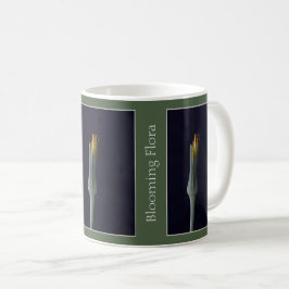 Persönliche Schönheit im eleganten Blumenfoto Kaffeetasse