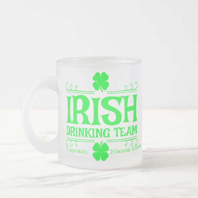 Persönliches irisches Trinkteam Mattglastasse (Links)