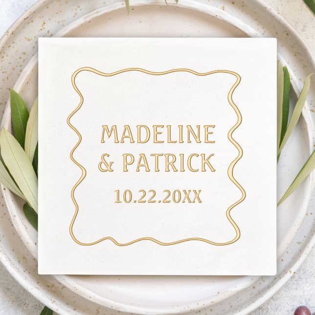 Personnalisé Mariage moderne Wavy Border Party (Personalized Custom Wavy Border Wedding Cocktail Napkins Custom Name & Date Modern Simple Minimalist)