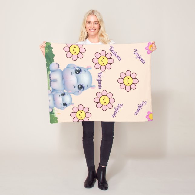 Personnalisez La Couverture Pour Bébé Hippo Avec F (En situation)