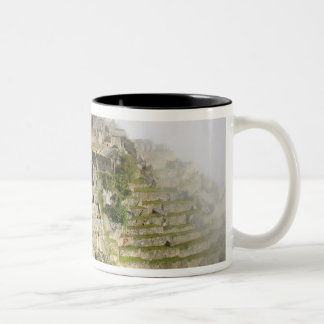 Peru, Machu Picchu. Die alte Zitadelle von Machu Zweifarbige Tasse