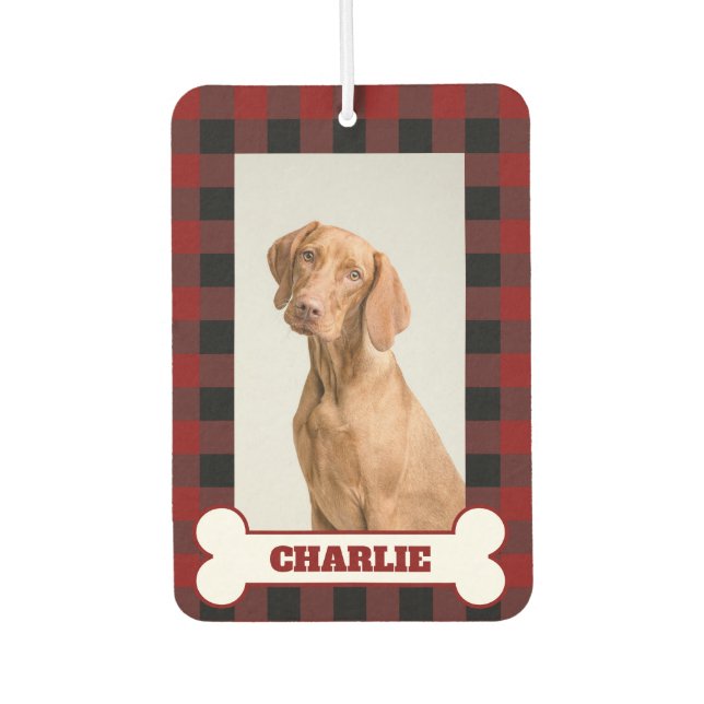 Pet Dog Photo & Name on Red & Black Buffalo Plaid Autolufterfrischer (Vorderseite)