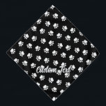Pet Paws Pattern Bandana Halstuch<br><div class="desc">Tiere Pfoten. Nahtloses Muster. Benutzerdefinierte Hintergrundfarbe. Benutzerdefinierter Text.</div>