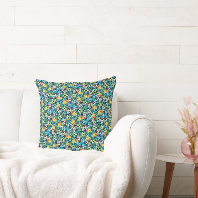 Petal Party Pattern Throw Pillow Kissen (Liege)