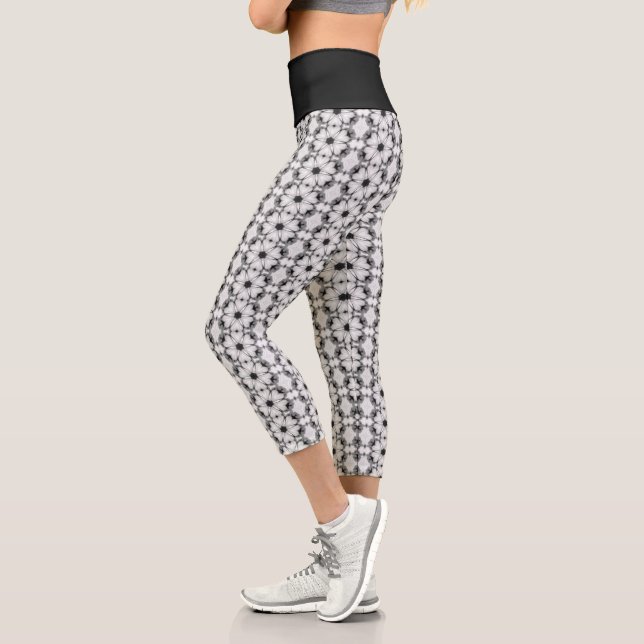 PetalSymphonie Capri Leggings (Links)