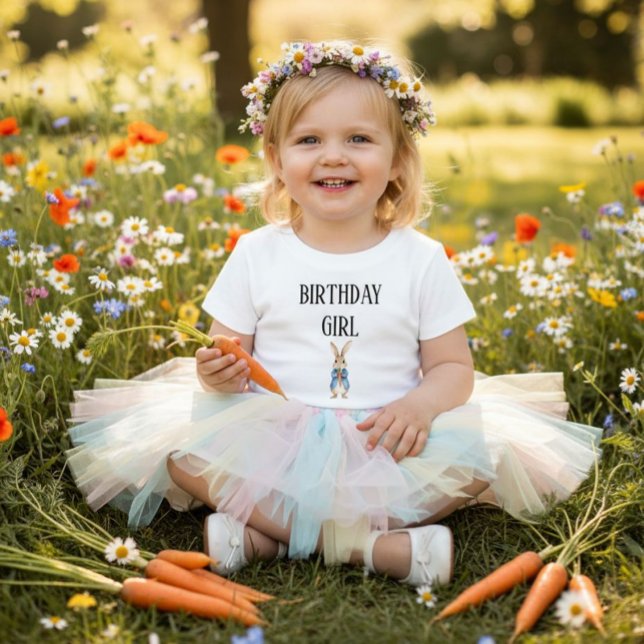 Peter Rabbit Birthday Girl Baby Matching Family Baby T-shirt (Von Creator hochgeladen)