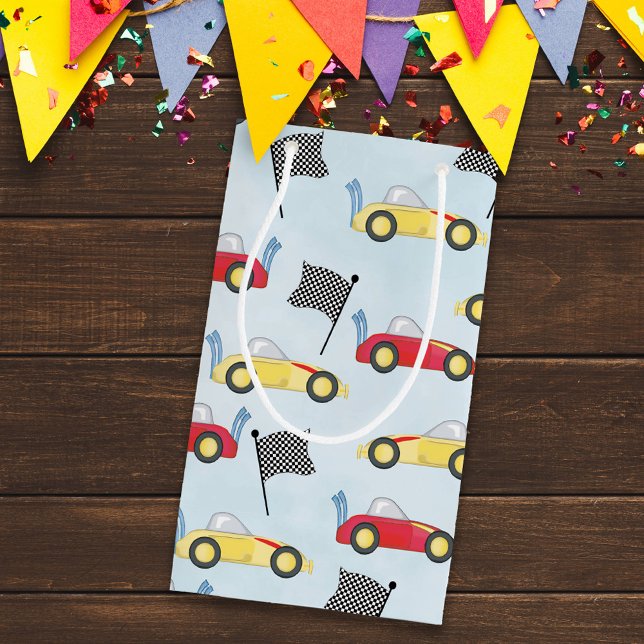 Petit Sac Cadeau Anniversaire Boy Whimsical Race Cars mignon Motif (Créateur téléchargé)