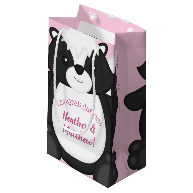 Petit Sac Cadeau Baby shower en peau rose (Devant Angle)