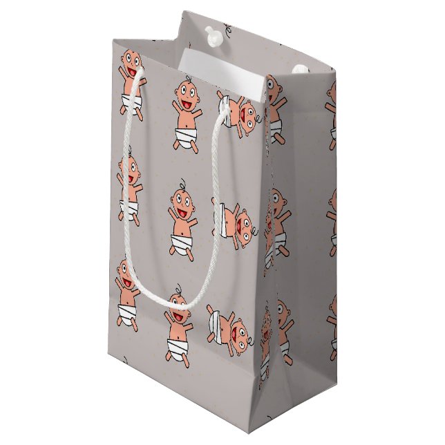 Petit Sac Cadeau Bébé avec couche sur gris (Devant Angle)