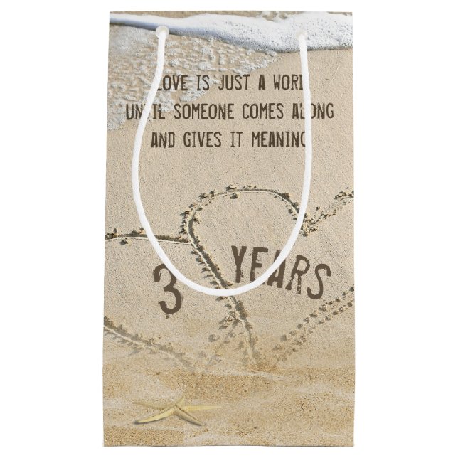 Petit Sac Cadeau Coeurs de plage du 3e anniversaire (Devant)
