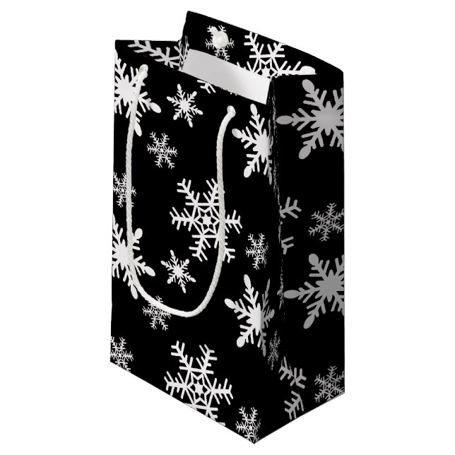 Petit Sac Cadeau Flocons de neige noirs et blancs (Devant Angle)