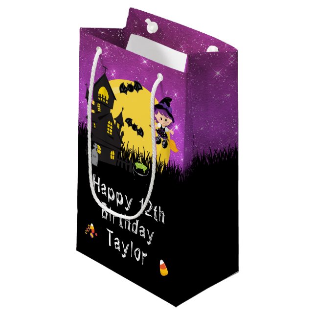 Petit Sac Cadeau Joyeux Anniversaire Halloween sorcière pourpre (Devant Angle)