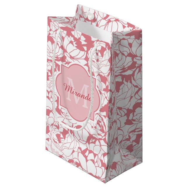 Petit Sac Cadeau Monogramme Floral Rose Lumière Moderne Avec Nom (Devant Angle)