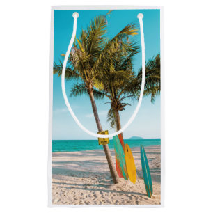 Petit Sac Cadeau Panneaux de surf sur la plage lancer oreiller
