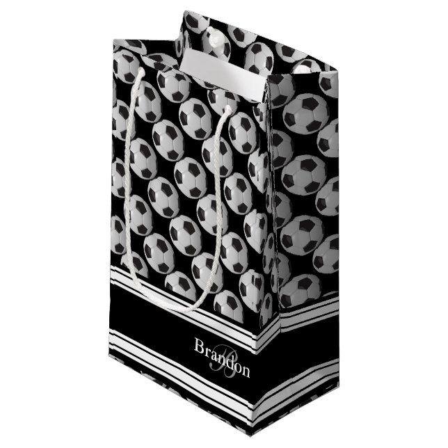 Petit Sac Cadeau Personnalisez les ballons de football noirs et (Devant Angle)