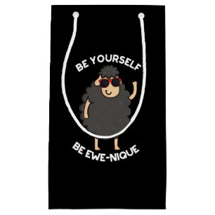 Petit Sac Cadeau Soyez Ewenique Funny Sheep Pun Dark BG