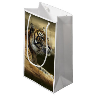 Petit Sac Cadeau Tigre regardant et se reposant sous le ciel