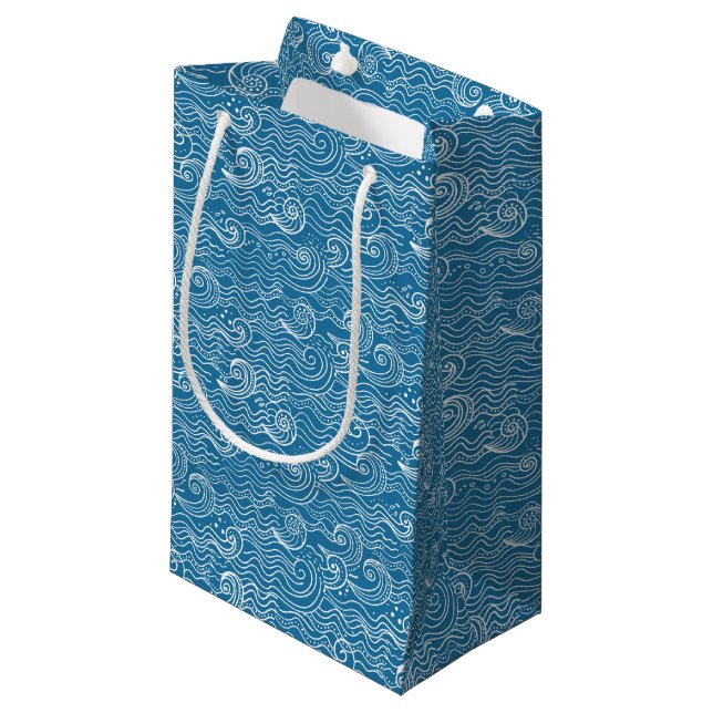 Petit Sac Cadeau Vagues océaniques bleues et blanches (Devant Angle)