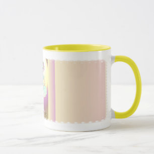 Petite ballerine dans la tasse verte de tutu