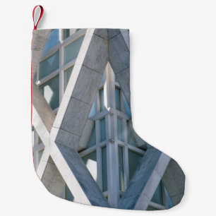 Petite Chaussette De Noël Bâtiment en béton gris en journée