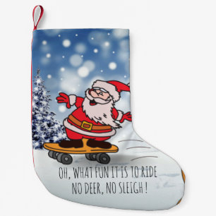 Petite Chaussette De Noël Père Noël sur skateboard drôle de rennes traîneau