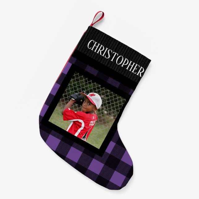 Petite Chaussette De Noël Purple Buffalo Plaid Nom Personnalisé Photo (Devant (Accrochage))