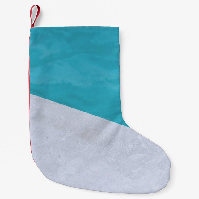 Petite Chaussette De Noël Sol gris vide à côté de la piscine (Devant)