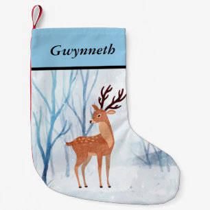 Petite Chaussette De Noël Sweet Reindeer Doe dans une forêt de neige