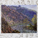Petite Creuse, Sonnenlicht von Claude Monet<br><div class="desc">Die Petite Creuse, Sunlight (1889) von Claude Monet ist ein Vintager Impressionismus, der die kunstvolle Landschaft, die Natur und Malerei darstellt. Der Fluss Creuse schlängelt sich durch ein Tal mit Bergen und Bäumen in der Wildnis. Über den Künstler: Claude Monet (1840-1926) war Gründer der französischen impressionistischen Malerei, wobei die meisten...</div>