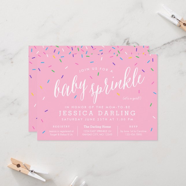 Petite fille rose saupoudrer les invitations (Devant/Arrière en situation)