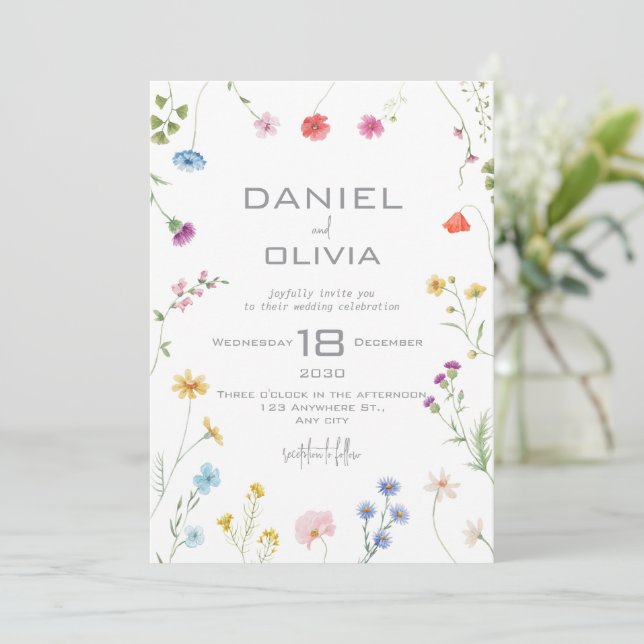 Petite Floral Gemustert Wedding Einladung (Stehend Vorderseite)