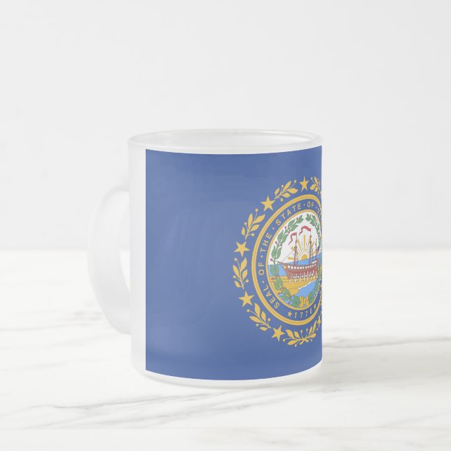 Petite tasse en verre dépoli avec drapeau du New H (Devant gauche)