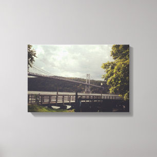 Petite toile enveloppée de mi pont du Hudson