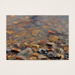 Petits cailloux dans l'eau