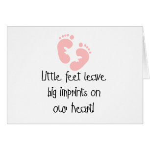 Petits pieds de grand rose d'empreintes