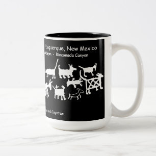 Petroglyphen-Sammlung von Hunden und Kojoten  Zweifarbige Tasse