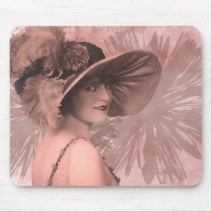 PETULA, DAMEN DER 1910ER JAHRE IN GROSSEM HUT: PFI MOUSEPAD