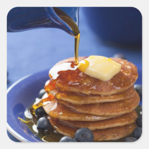 Pfannkuchen mit Sirup und Heidelbeere Quadratischer Aufkleber