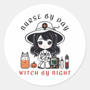 Pfarrer am Tag Hexe bei Nacht niedliche Halloween  Runder Aufkleber