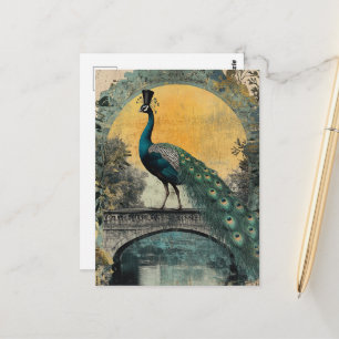 Pfau in einem Zylinder auf einer Brücke Postkarte