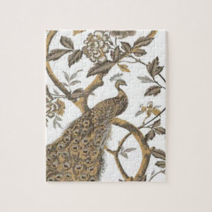 Pfau und Weiße Rosen